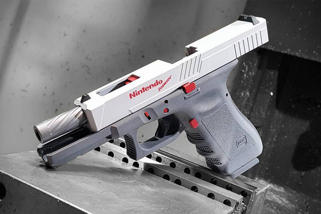 cdn.hiconsumption.com_wp_content_uploads_2016_04_NES_Zapper_Glock_by_Precision_Syndicate.jpg